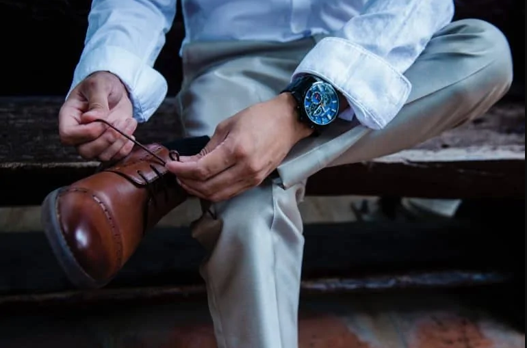 Bí quyết phối giày da theo màu để trông nam tính hơn