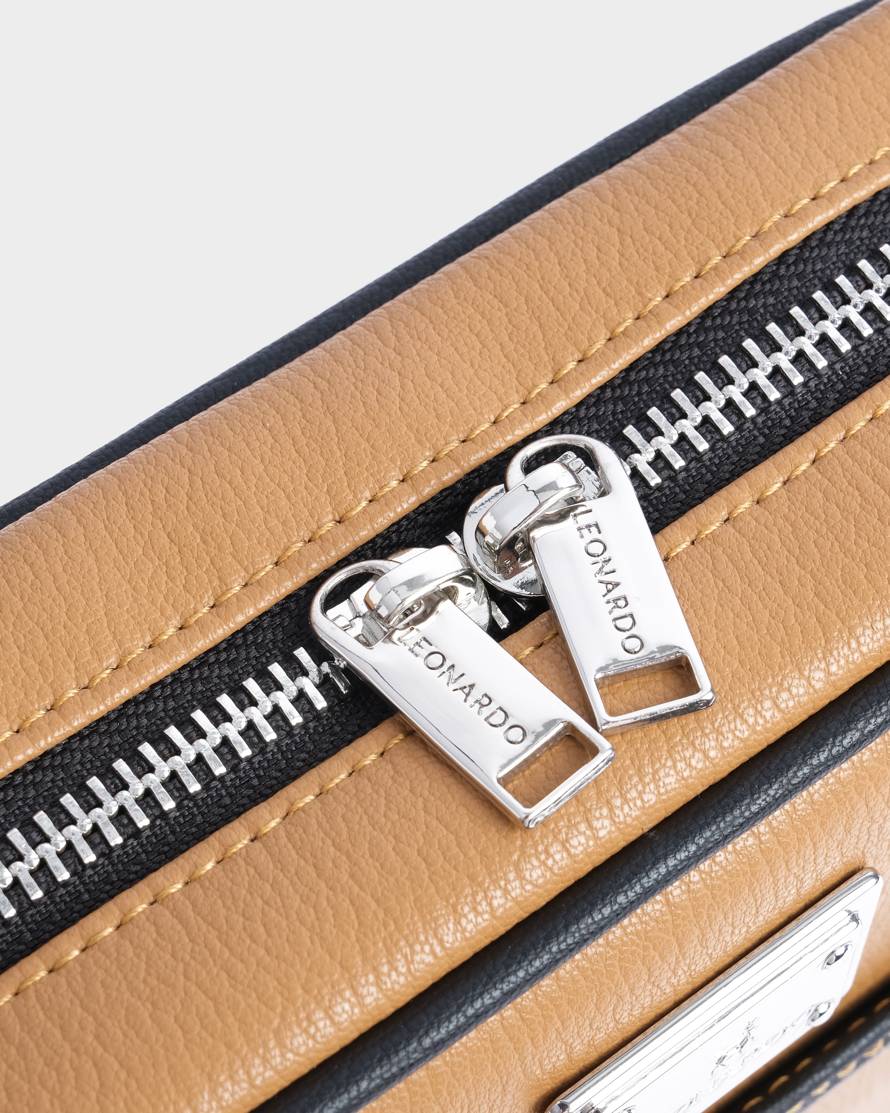 Túi Hộp Thompson - Leonardo