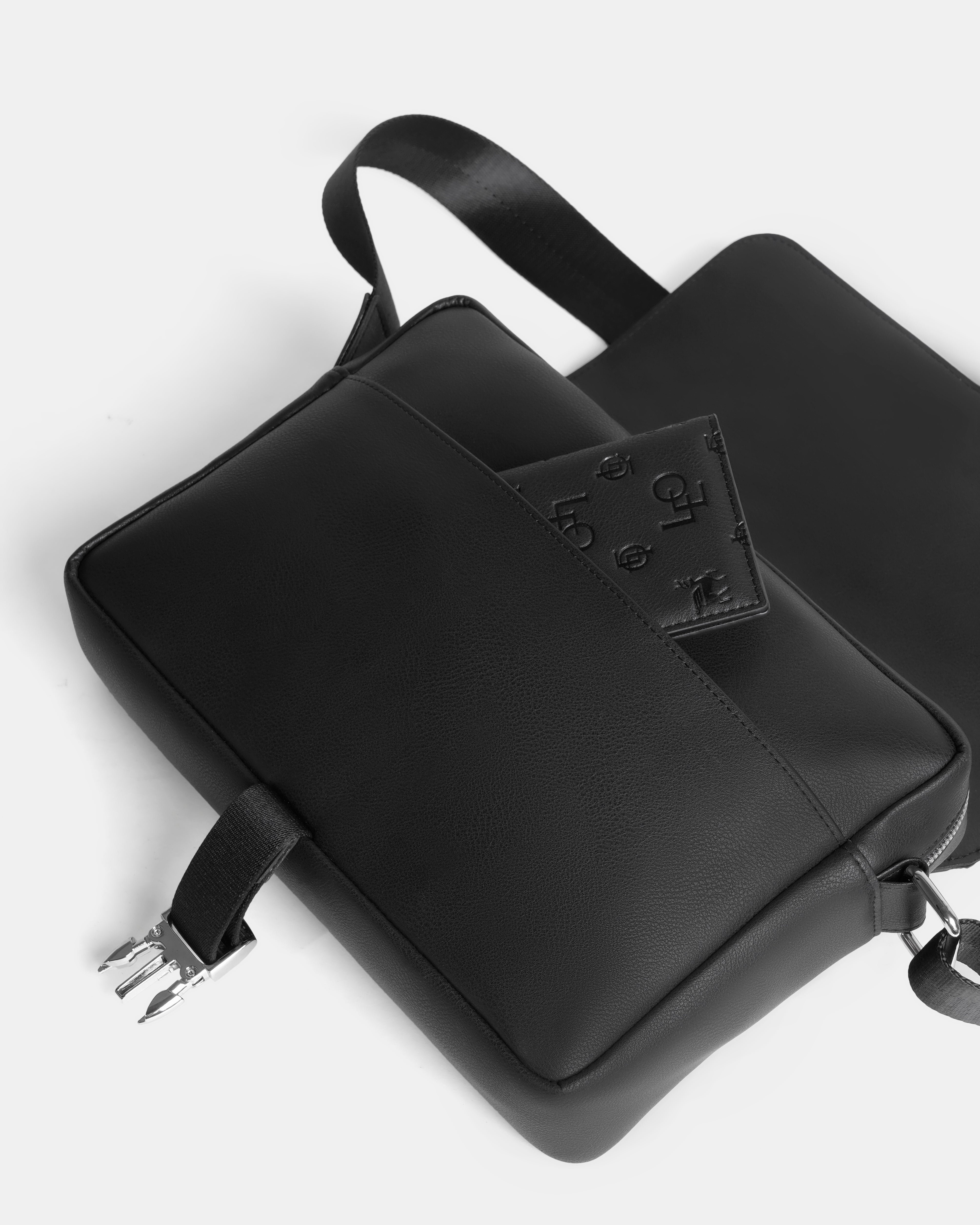 Túi Messenger Monogram Carlos - Leonardo