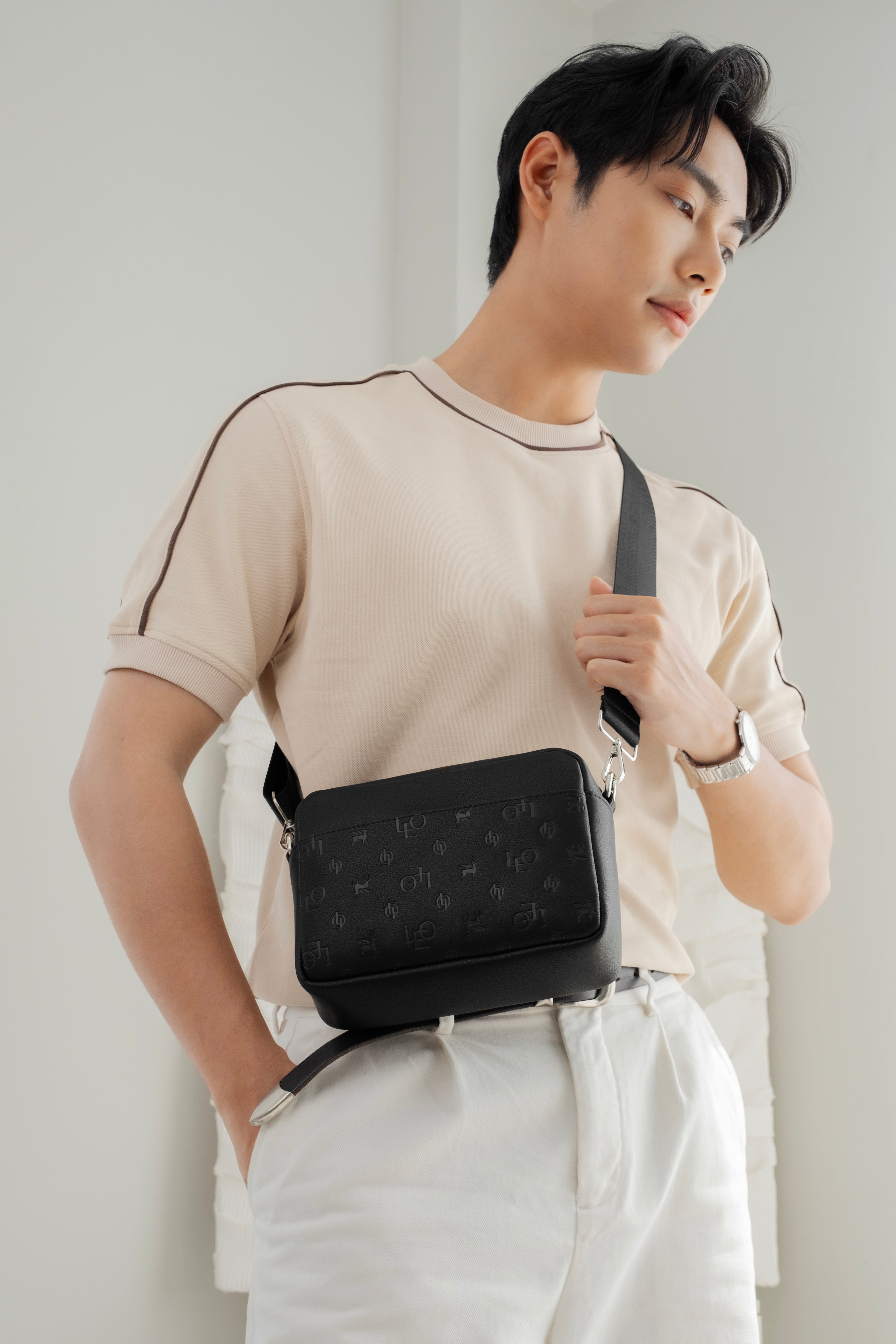 Túi Hộp Monogram Carlos - Leonardo
#Color_Đen