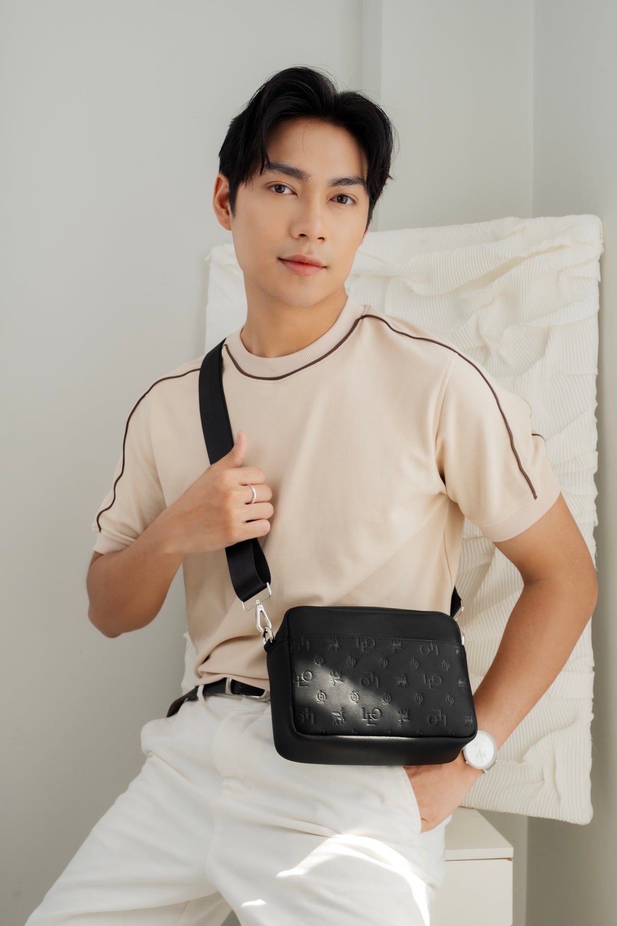 Túi Hộp Monogram Carlos - Leonardo
#Color_Đen