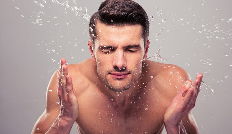 Chăm sóc da mụn hiệu quả cho nam giới