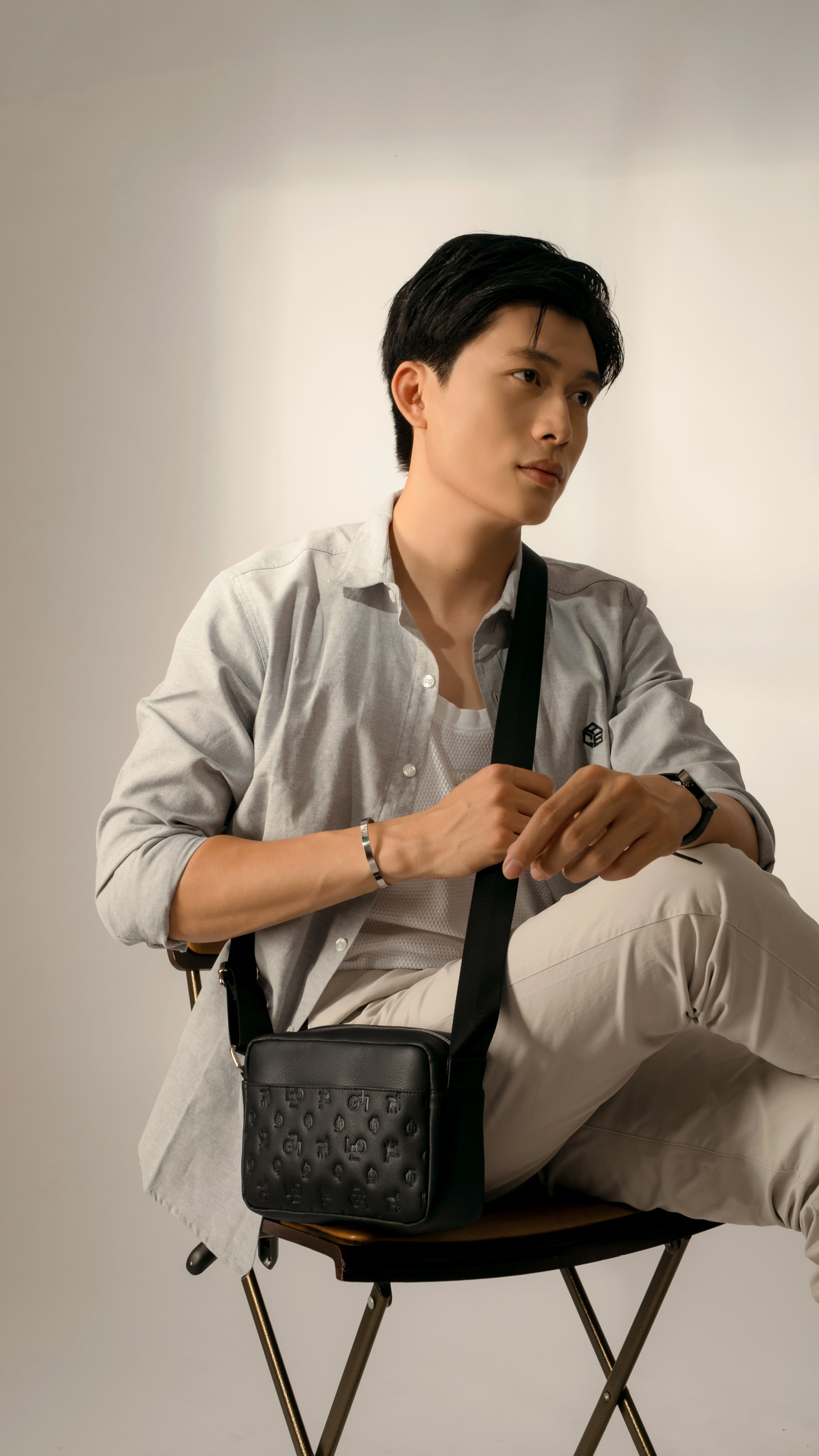 Túi Hộp Monogram Carlos - Leonardo
#color_đen