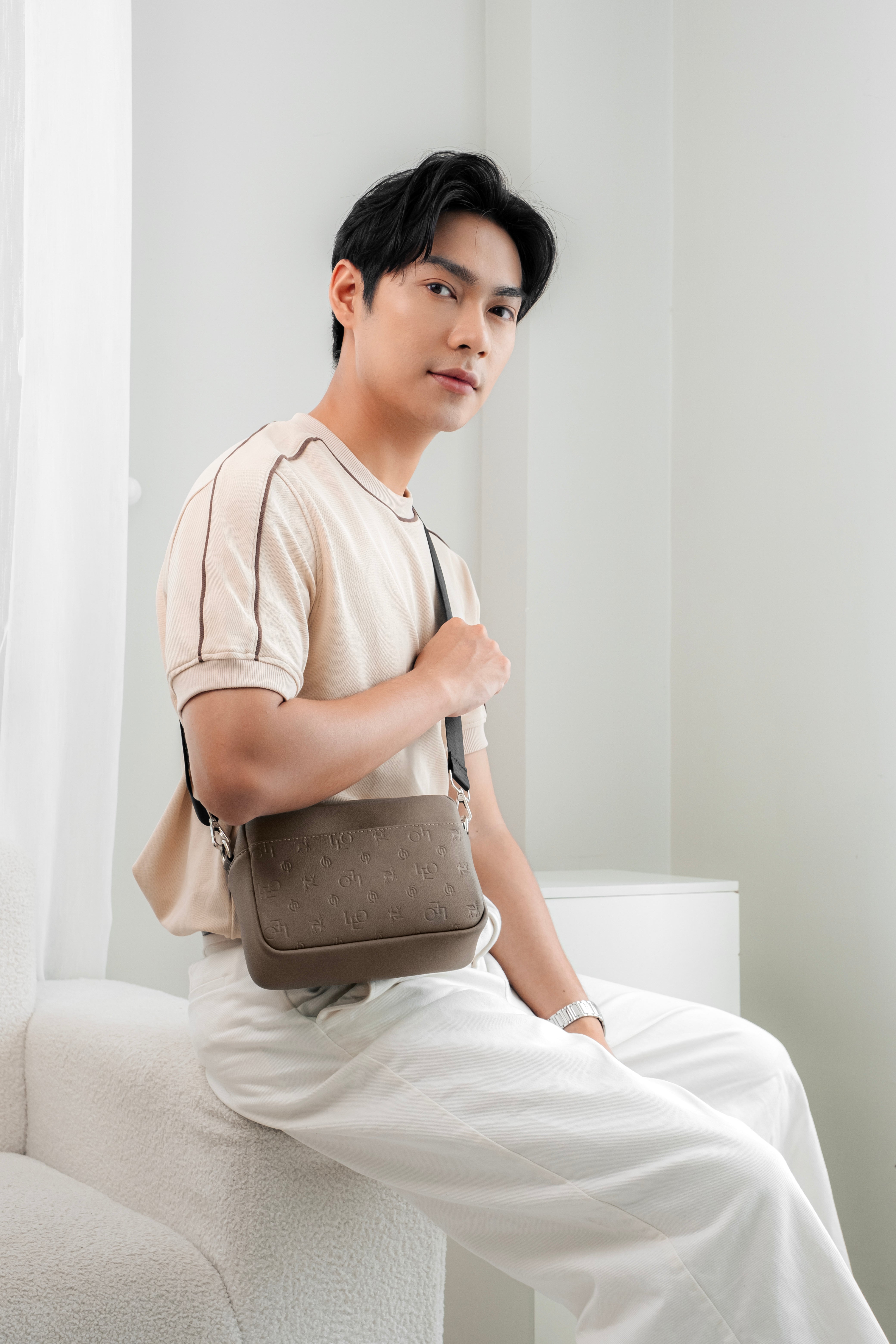 Túi Hộp Monogram Carlos - Leonardo
#color_xám