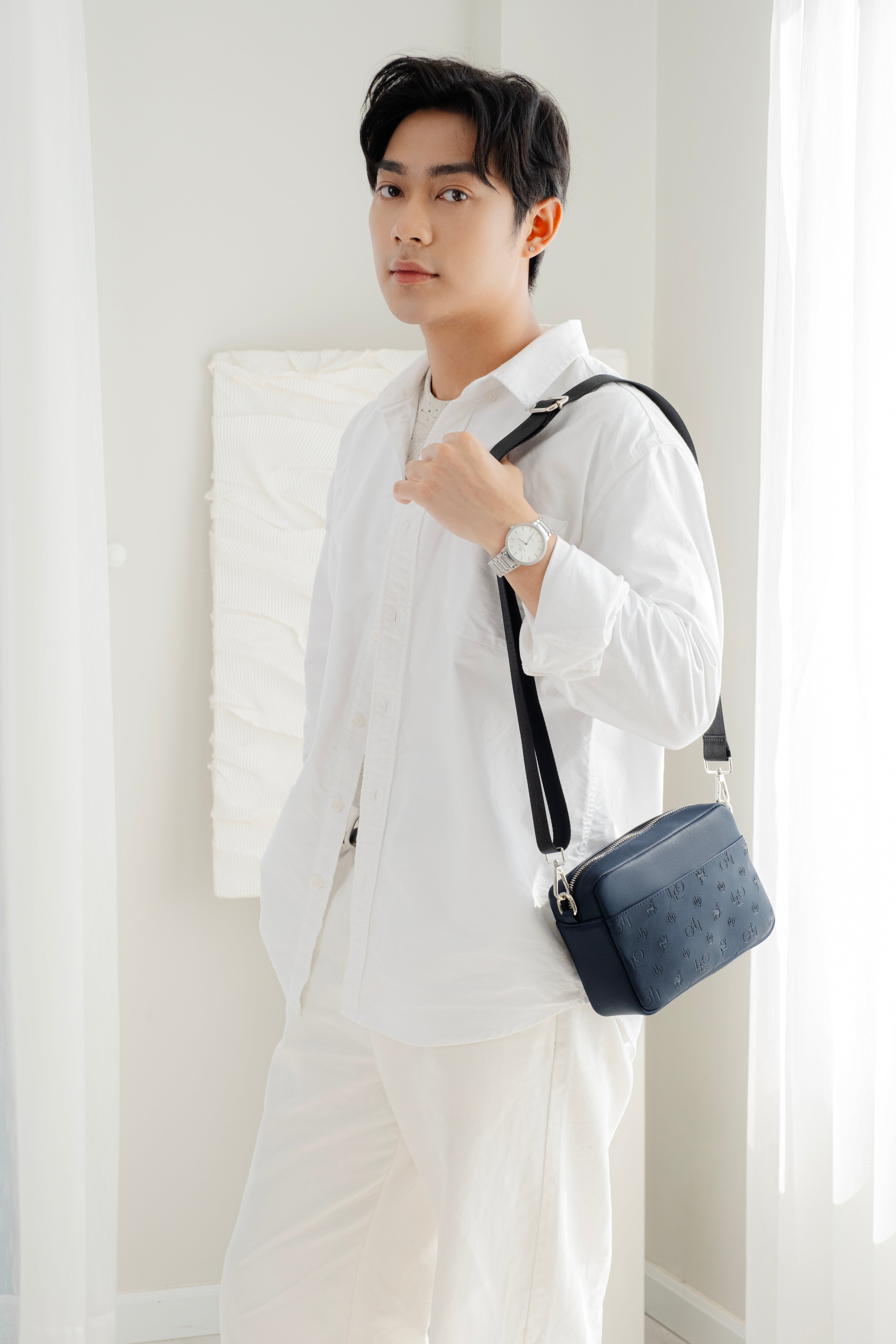 Túi Hộp Monogram Carlos - Leonardo
#color_xanh navy