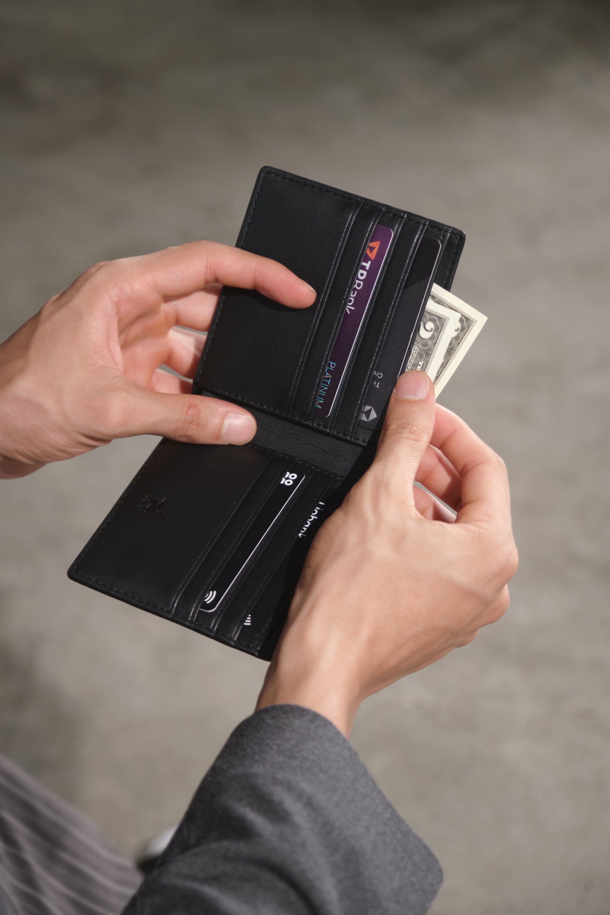 Ví Lux Slim RFID - Leonardo
#color_đen